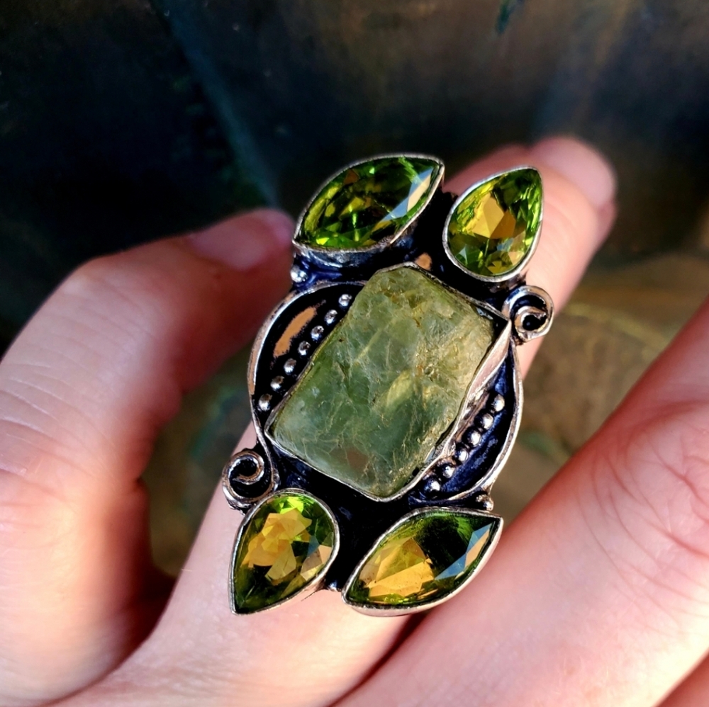 New Natural Green Kyanite & Peridot 925 Silver Ring.